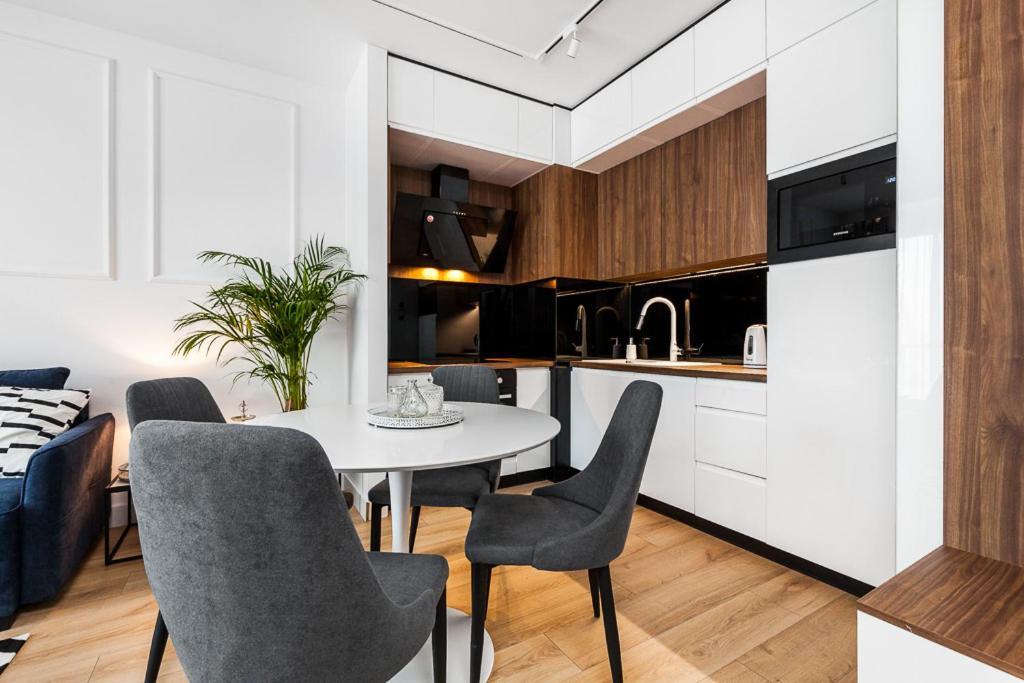 "Nowy Apartament" Sypialnia , Garaz, 1500 M Od Morza, Netflix Gdansk Ngoại thất bức ảnh